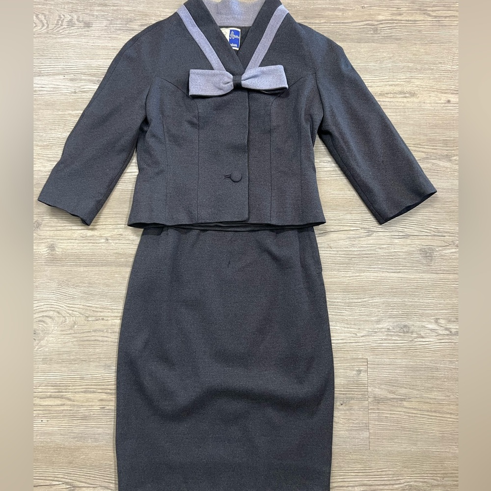 Vintage Lilli Ann Knits London Elegant Gray Suit Size Small